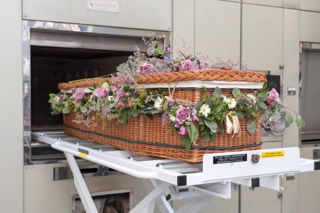 The Benefits of Cremation Over Burial